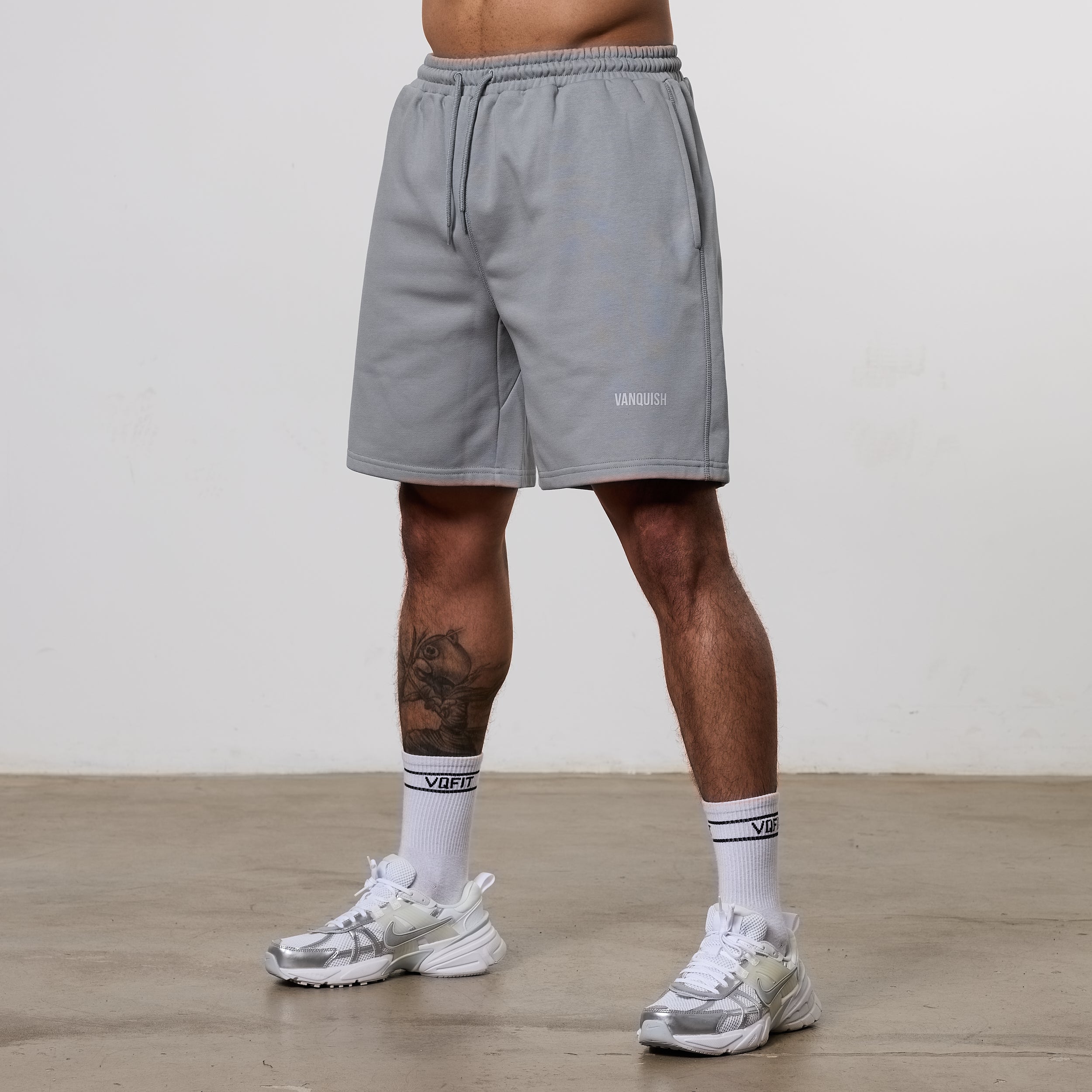 関税送料込 Vanquish Essential Oversized Heavyweight Shorts VANQUISH FITNESS Essentialモデル スティールグレー オーバー