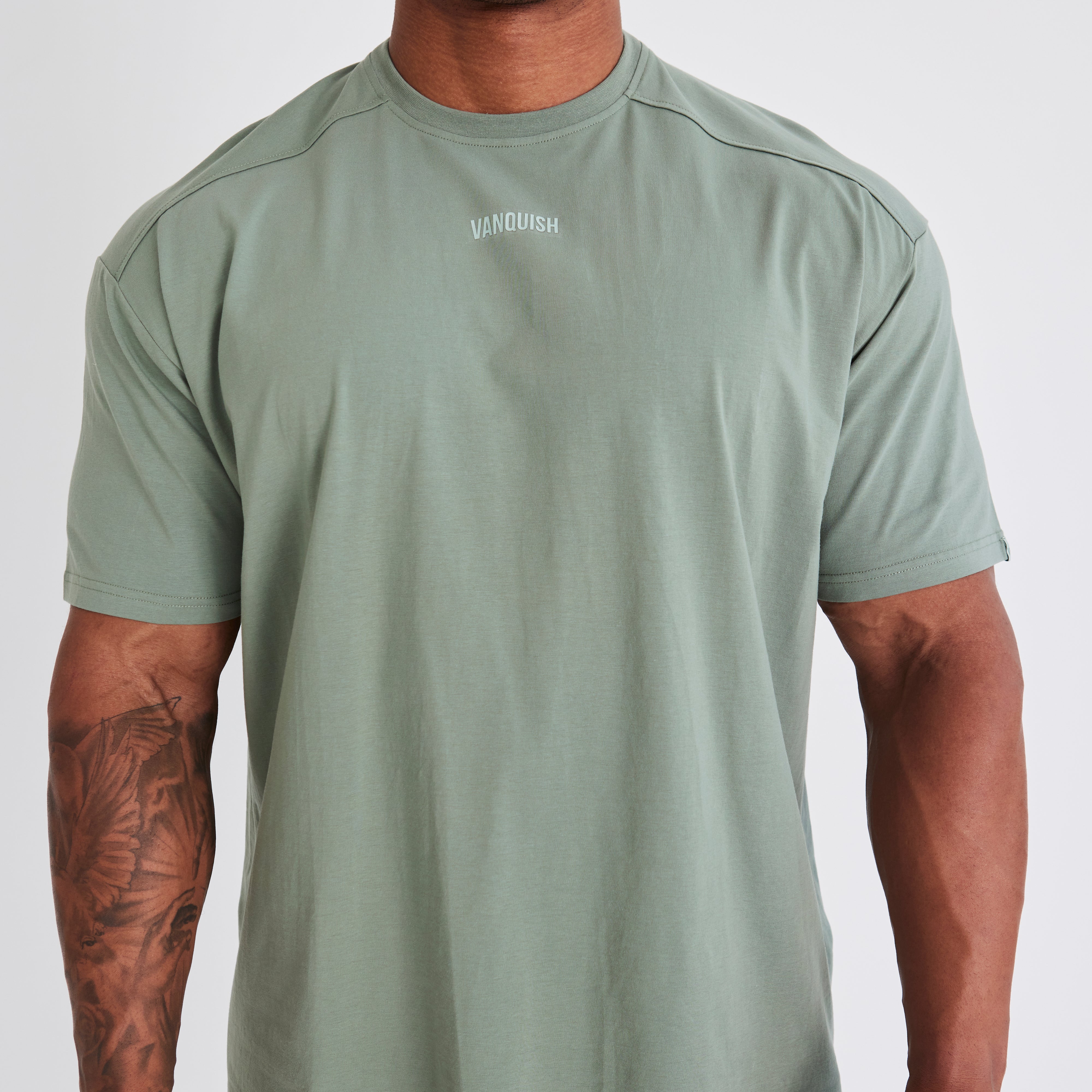 VANQUISH FITNESS Essentialモデル グリーン オーバーサイズ Tシャツ