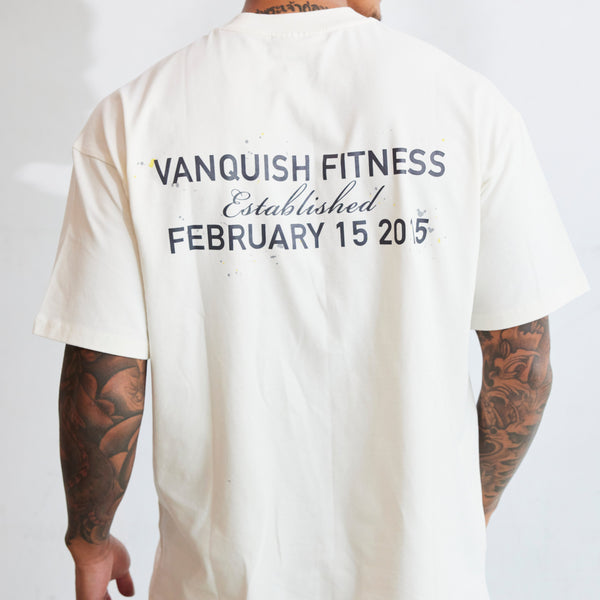 VANQUISH FITNESS TSPモデル ヴィンテージホワイト バースデー限定デザイン オーバーサイズTシャツ 国内発送 1枚目の画像