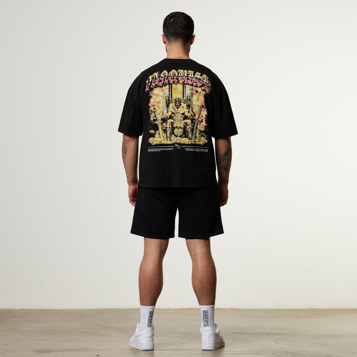 VANQUISH FITNESS オリンポス ブラック キングミダス Tシャツ 【公式通販】
