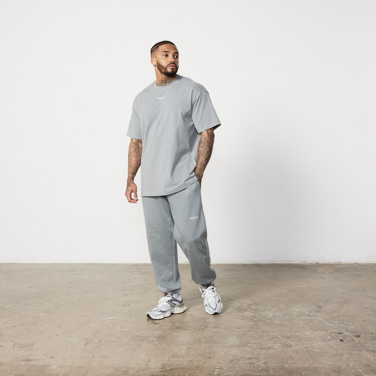 Vanquish Essential Steel Grey Oversized T Shirt 2枚目の画像