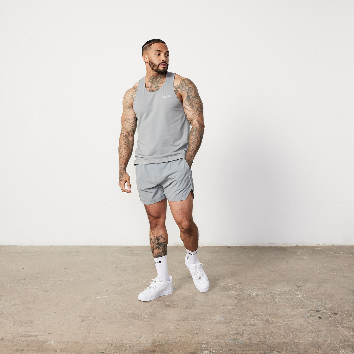 Vanquish Essential Steel Grey Regular Fit Tank Top 2枚目の画像