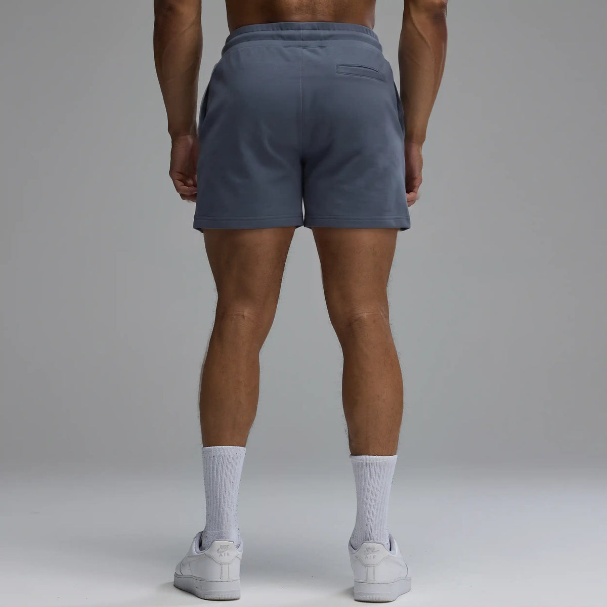 EVOLVE DARK GREY REGULAR FIT SWEAT SHORT 2枚目の画像