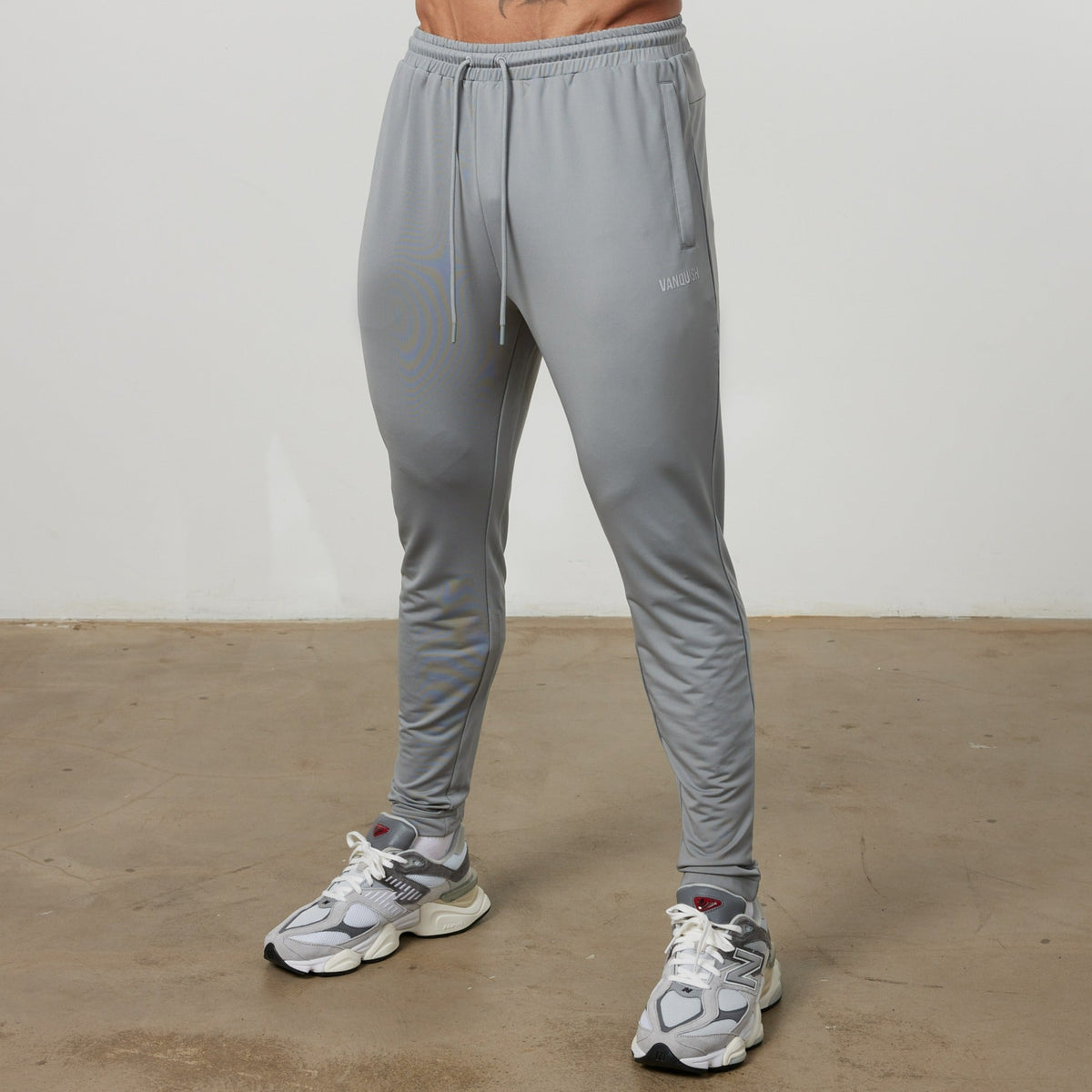 Vanquish Essential Steel Grey Performance Sweatpants 1枚目の画像