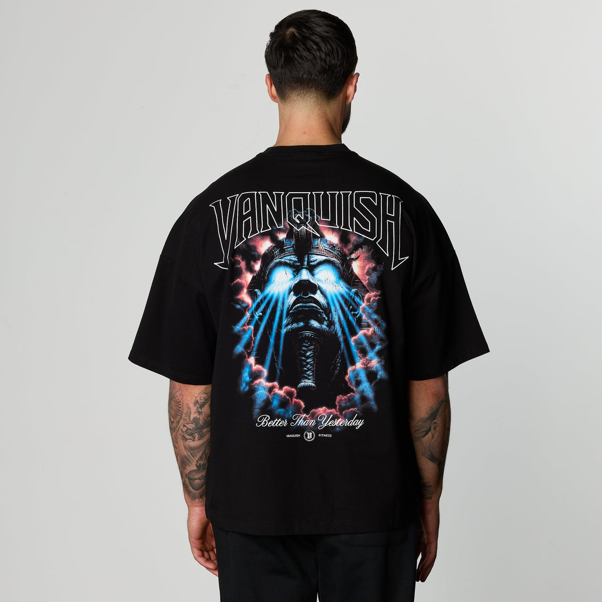 ENHYPENMANiFESTOS/S-SHIRT（BK_L） VANQUISH FITNESS Entombedモデル ファラオ ボクシー オーバーサイズT