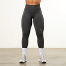Vanquish Elevate Seamless Scrunch Petite Charcoal Grey Leggings 1枚目の画像