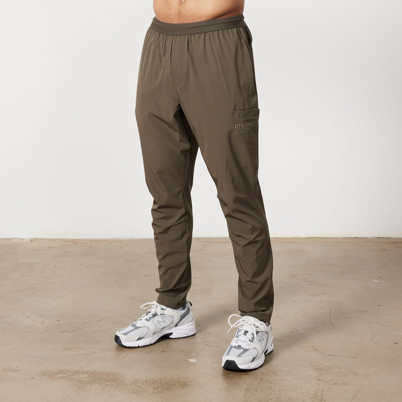 Vanquish Utility Brown Tapered Performance Pants 1枚目の画像