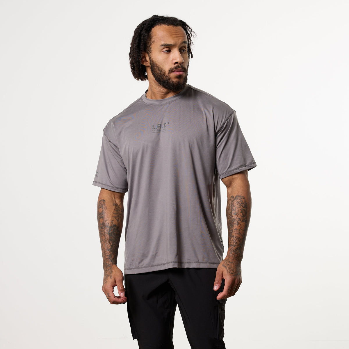VANQUISH FITNESS LRTモデル グレー パフォーマンス オーバーサイズTシャツ