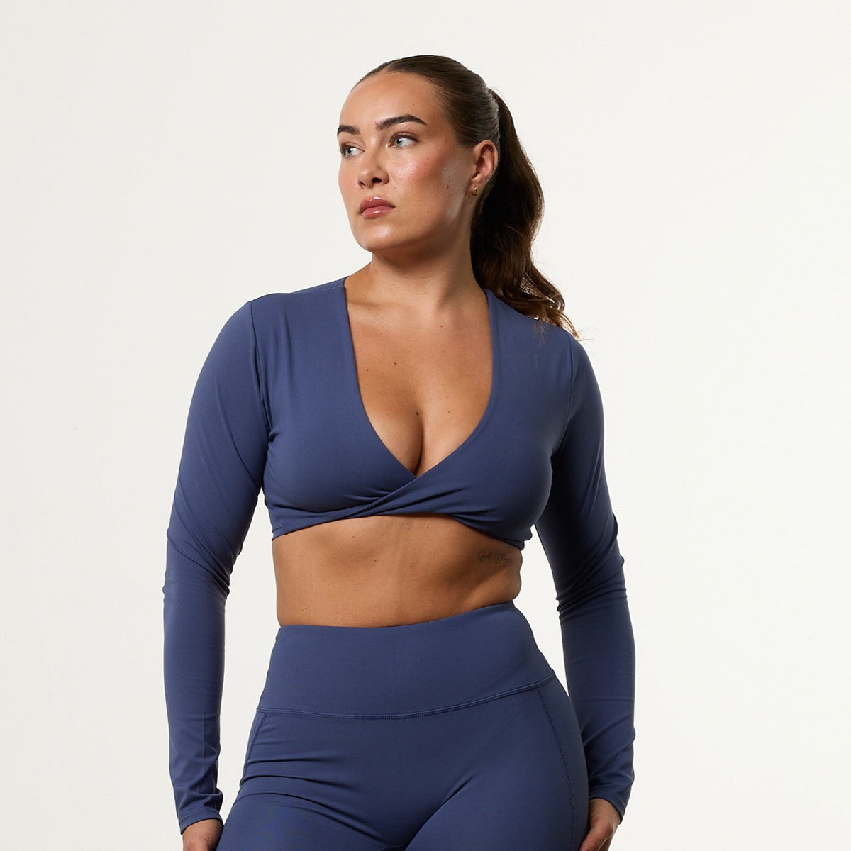 Enhance V2 Dusk Blue Long Sleeve Twist Front Top 1枚目の画像