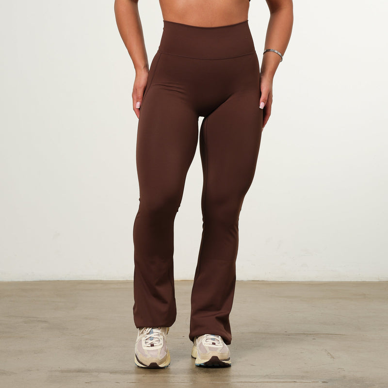 VANQUISH ENHANCE COFFEE BROWN HIGH-WAIST FLARED LEGGING 1枚目の画像