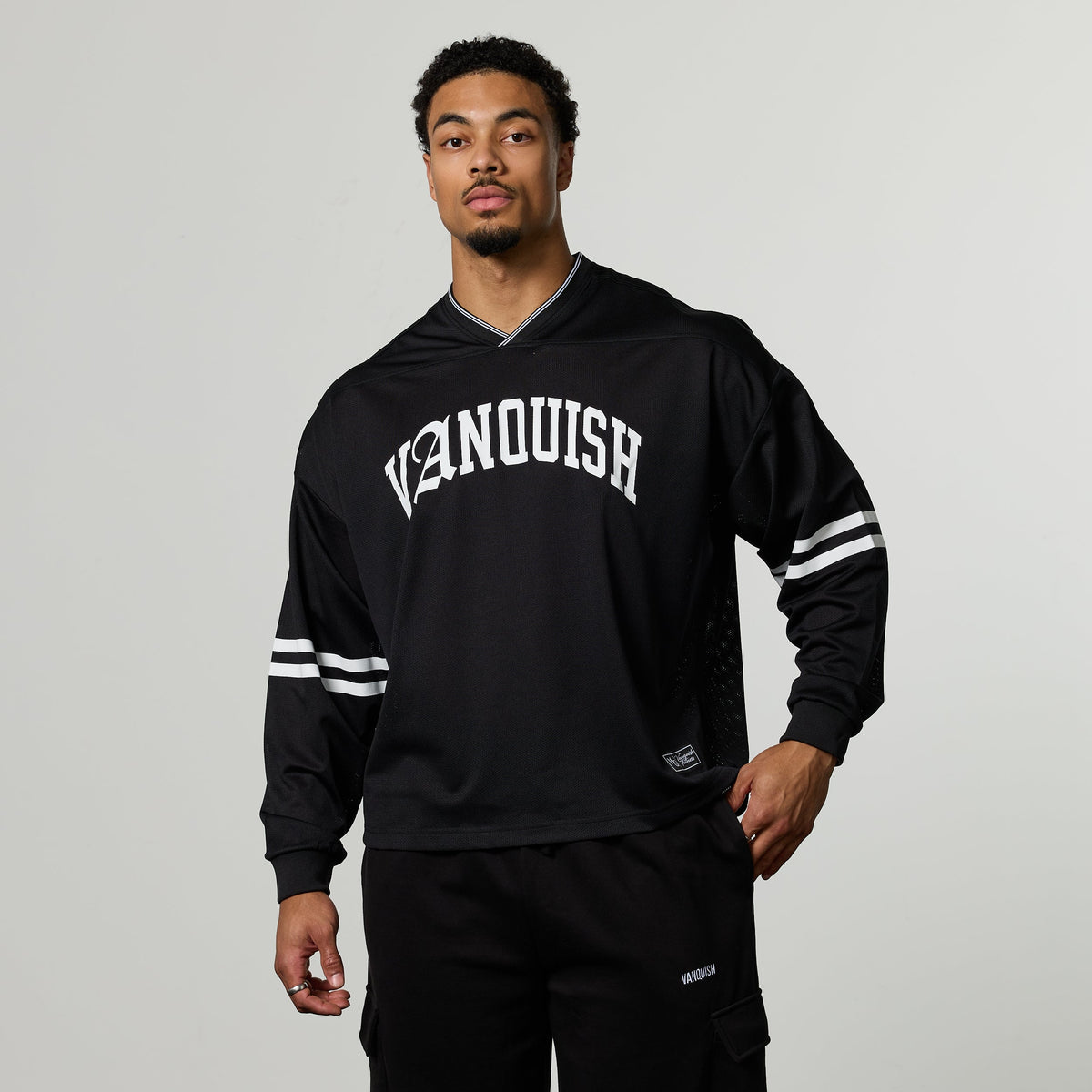 VANQUISH FITNESS Varsityモデル ブラック オーバーサイズ ボクシー