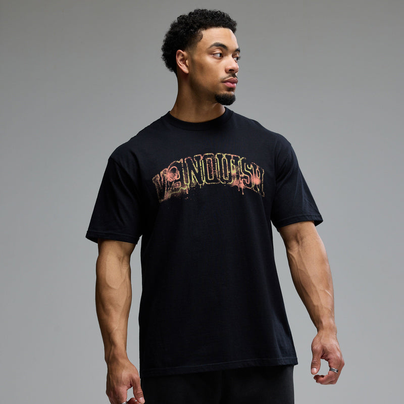 FIVOLINK ブラック トレーニングウェア VANQUISH FITNESS Revolveモデル スプレー ブラック オーバーサイズTシャツ