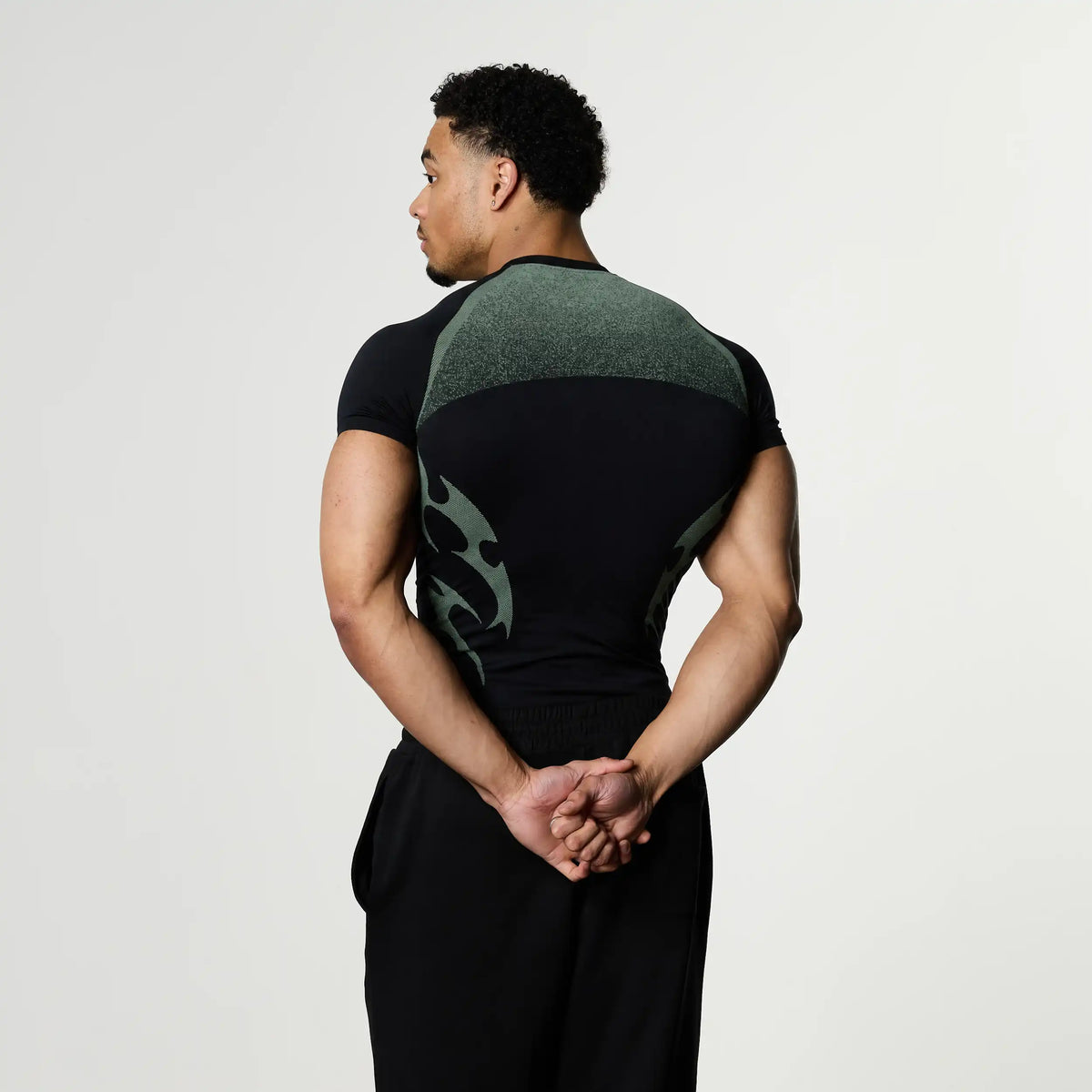 TRIBAL COMPRESSION AQUA SHORT SLEEVE T SHIRT 2枚目の画像