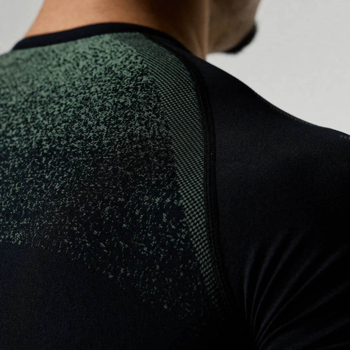 TRIBAL COMPRESSION AQUA SHORT SLEEVE T SHIRT 4枚目の画像