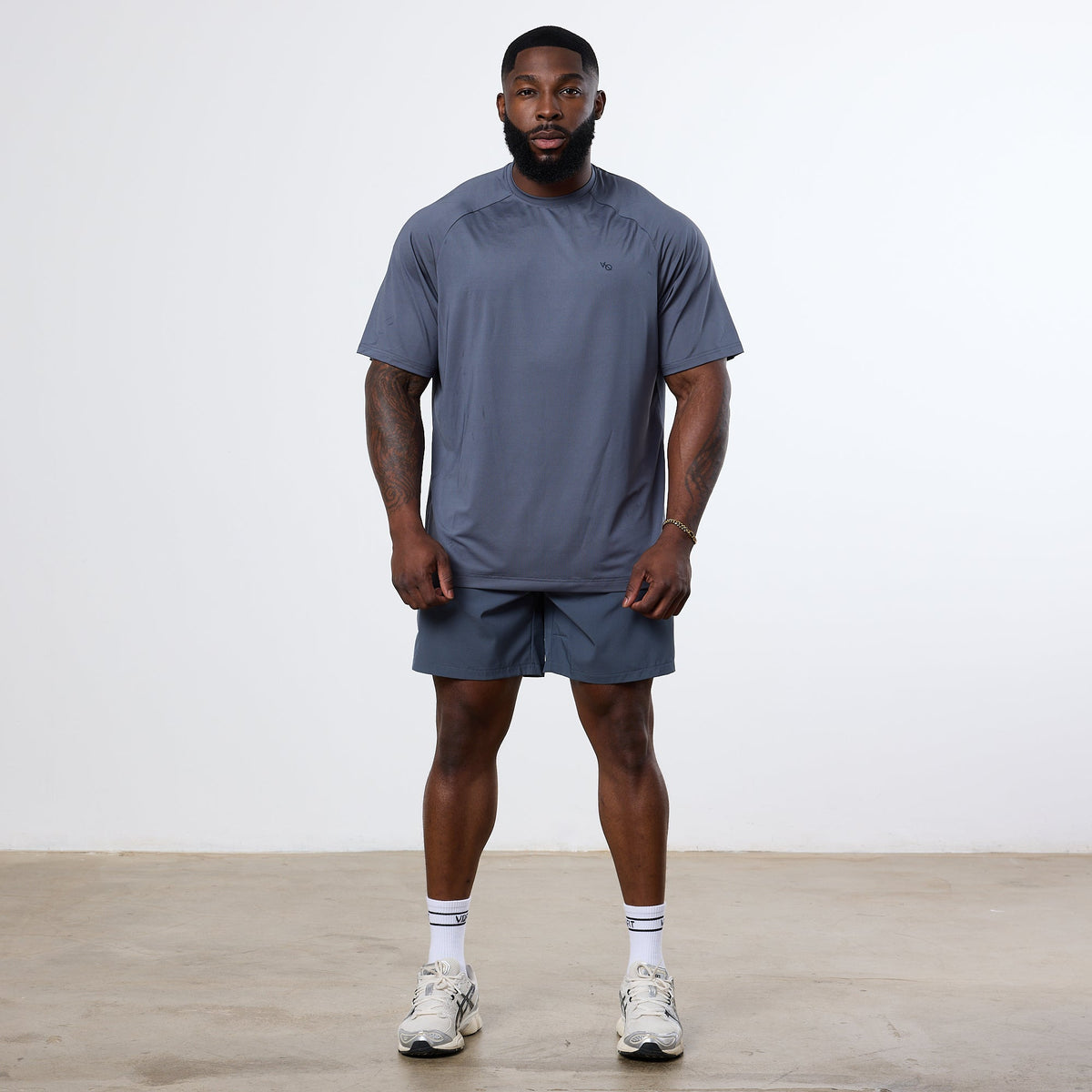Vanquish Essential Denim Blue Performance Oversized T Shirt 3枚目の画像