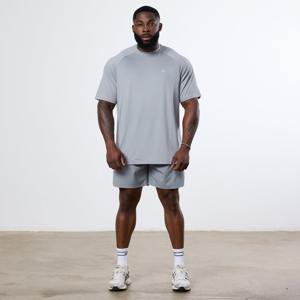 VANQUISH FITNESS Essentialモデル スチールグレー7インチ