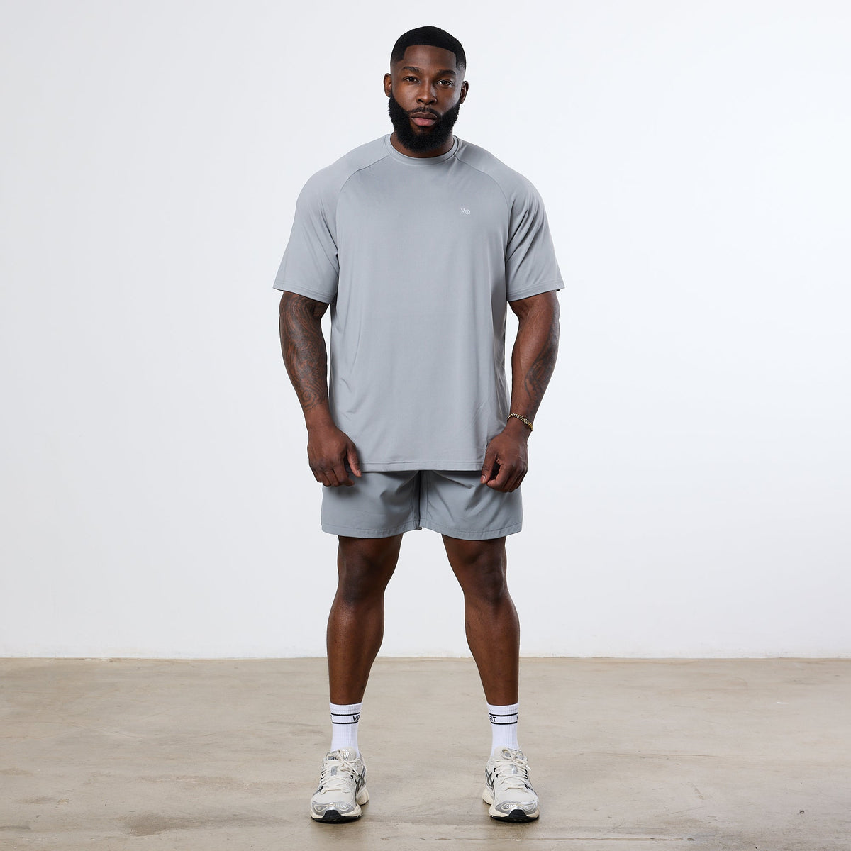 Vanquish Essential Steel Grey Performance Oversized T Shirt 2枚目の画像