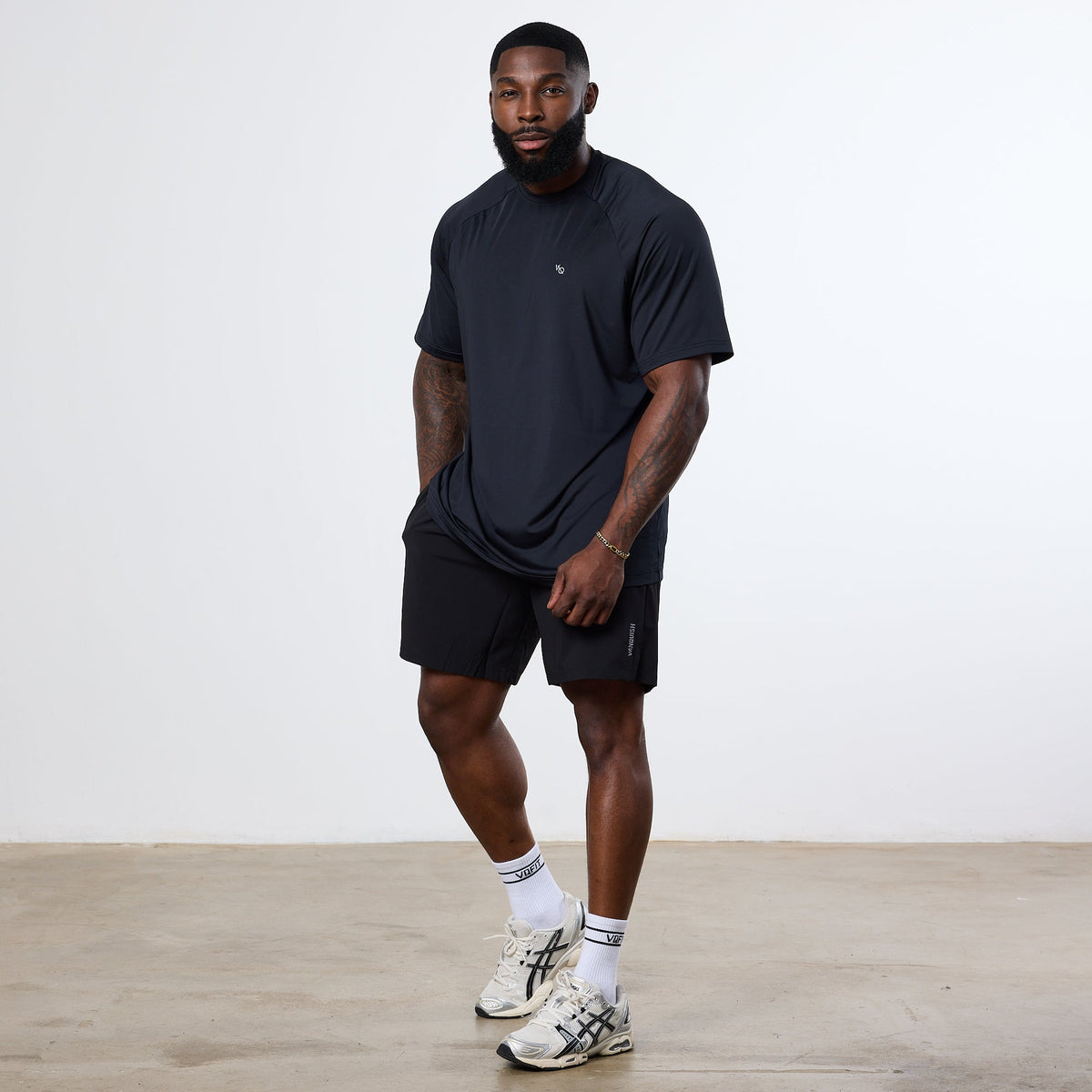 Vanquish Essential Black Performance Oversized T Shirt 2枚目の画像