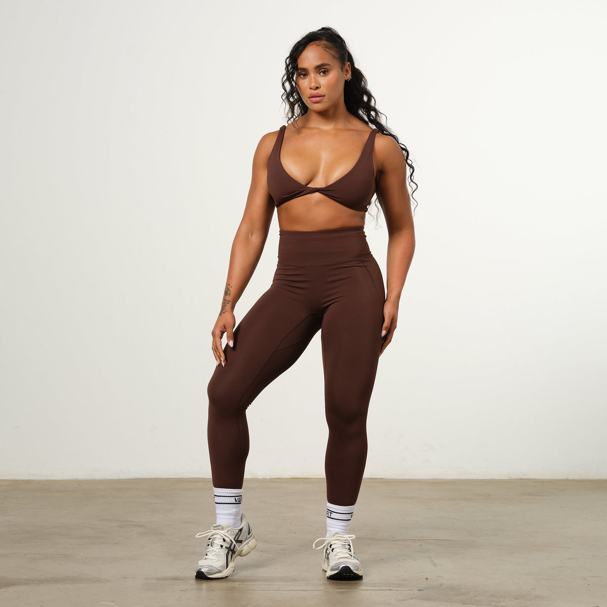 VANQUISH FITNESS Enhanceモデル プチ丈 コーヒー ブラウン ハイ