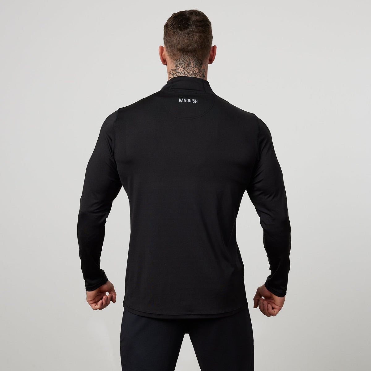 Vanquish Essential Black Performance 1/4 Zip Top 2枚目の画像