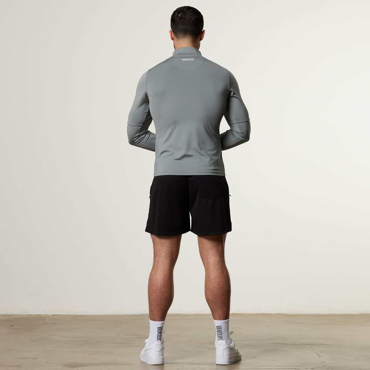 Vanquish Essential V2 Performance Steel Grey 1/4 Zip Top 3枚目の画像