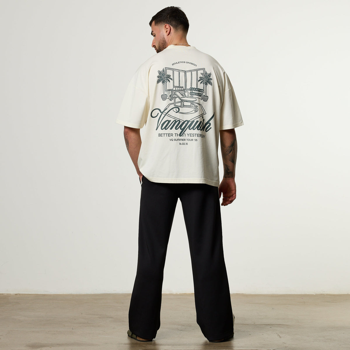 【VANQUISH FITNESS】Off Season Boxy Oversized Tシャツ 3色 VANQUISH FITNESS Off Seasonモデル ブラック オーバーサイズ