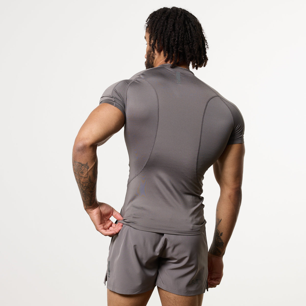 LRT Grey Performance Short Sleeve Base Layer Top 2枚目の画像