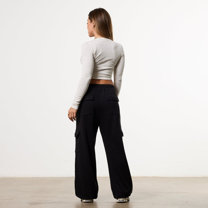 WOMENS ESSENTIAL BLACK CARGO STRAIGHT LEG SWEATPANTS 5枚目の画像