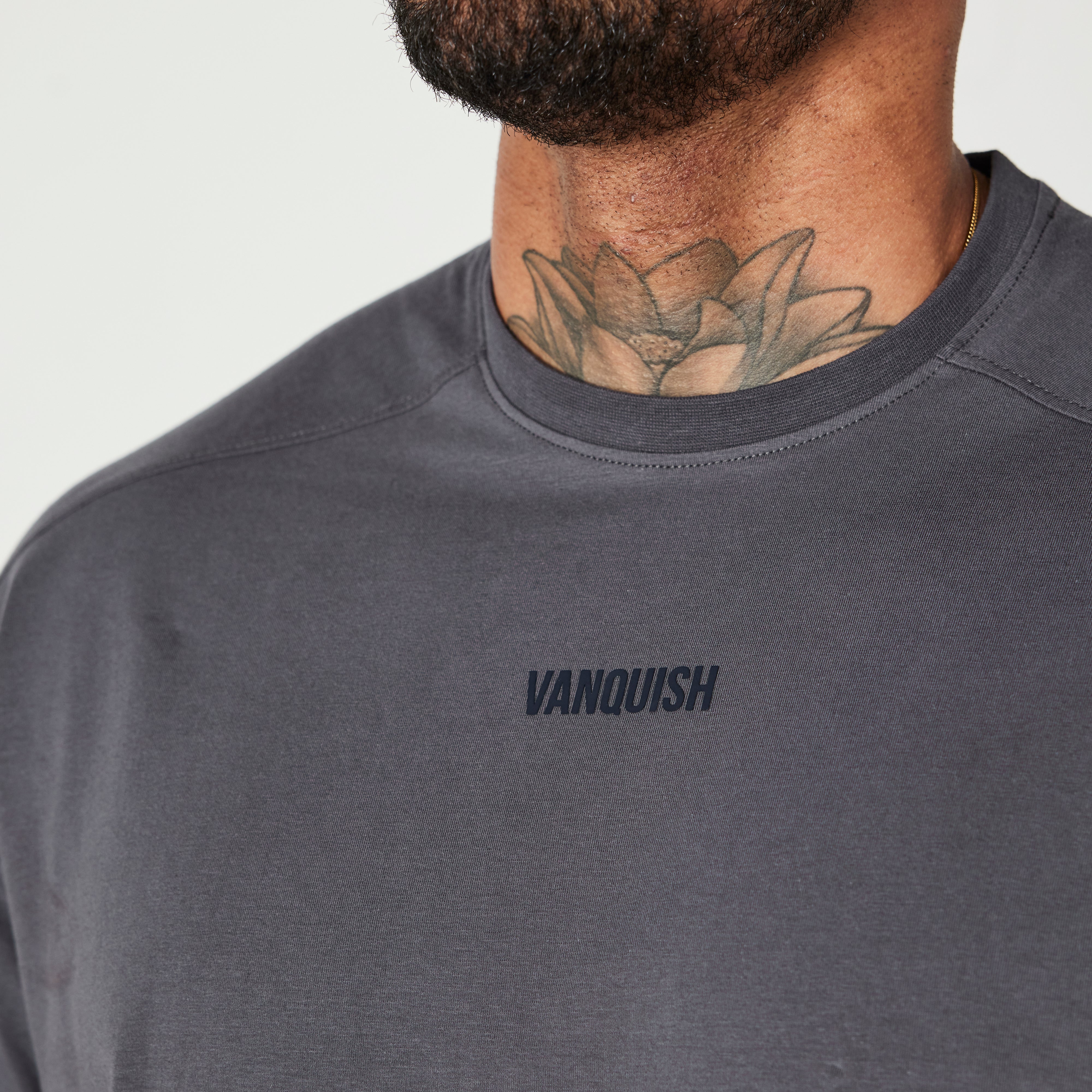 VANQUISH FITNESS Essentialモデル デニム ブルー オーバーサイズTシャツ