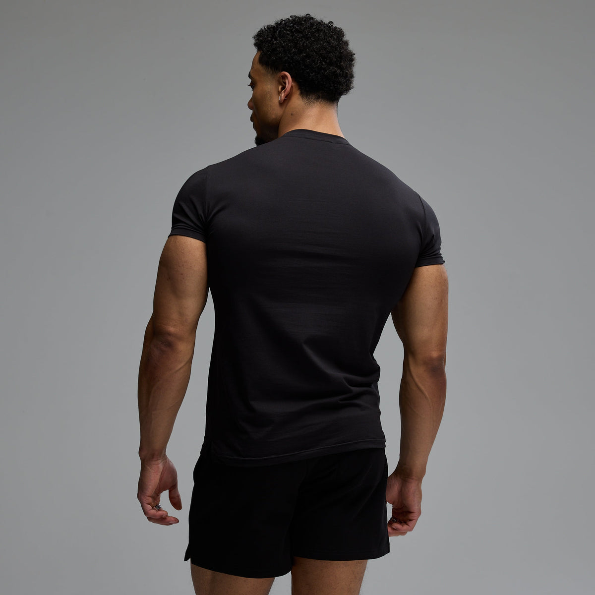 ACADEMY OUTLINE BLACK SLIM FIT T SHIRT 2枚目の画像