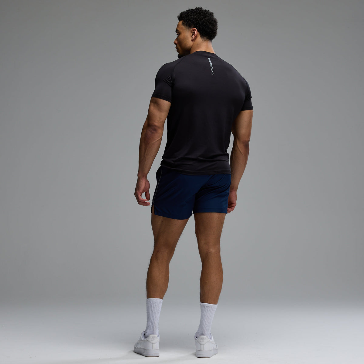 ACADEMY BLACK SLIM FIT PERFORMANCE T SHIRT 6枚目の画像