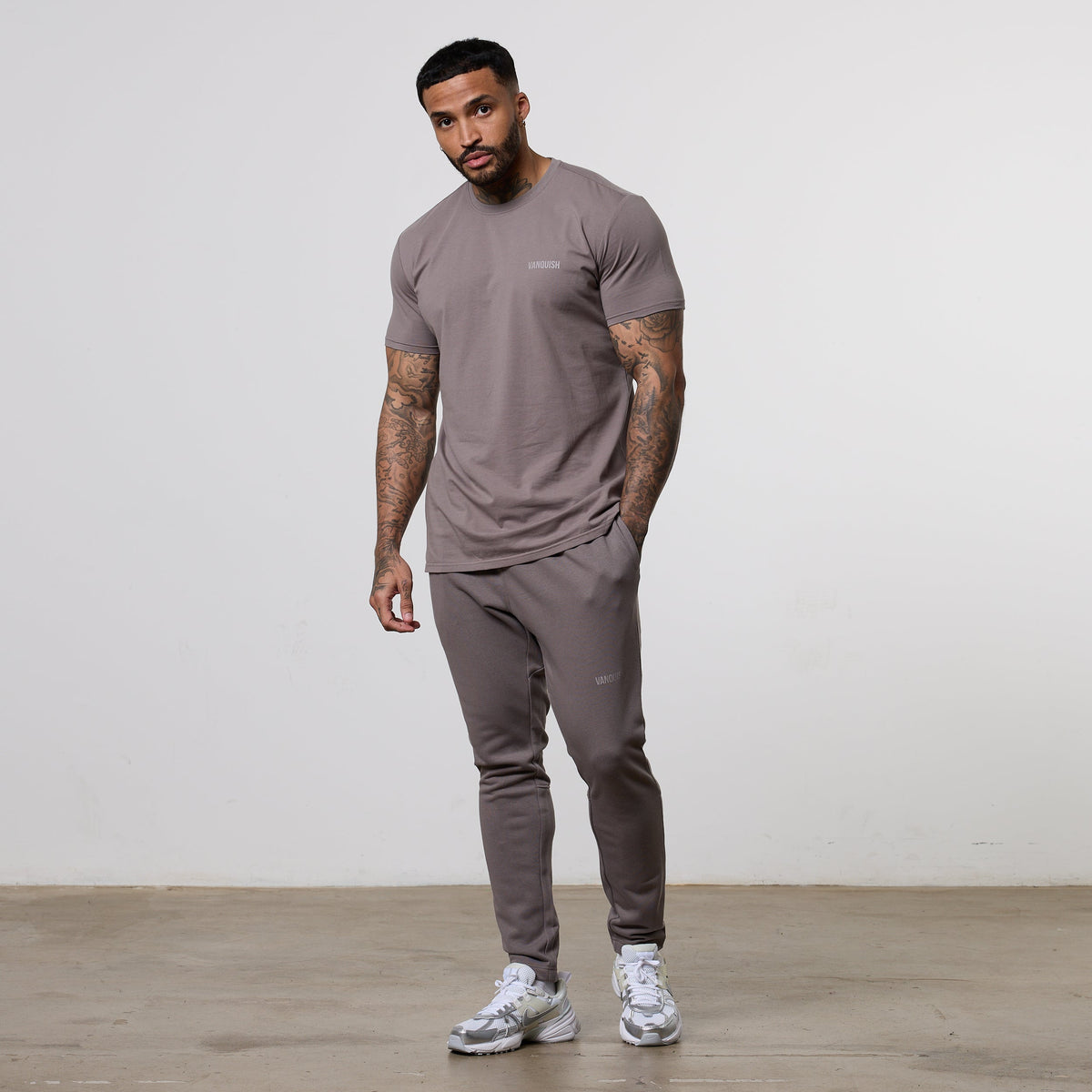 Vanquish Essential Mushroom Tapered Fit Sweatpants 2枚目の画像