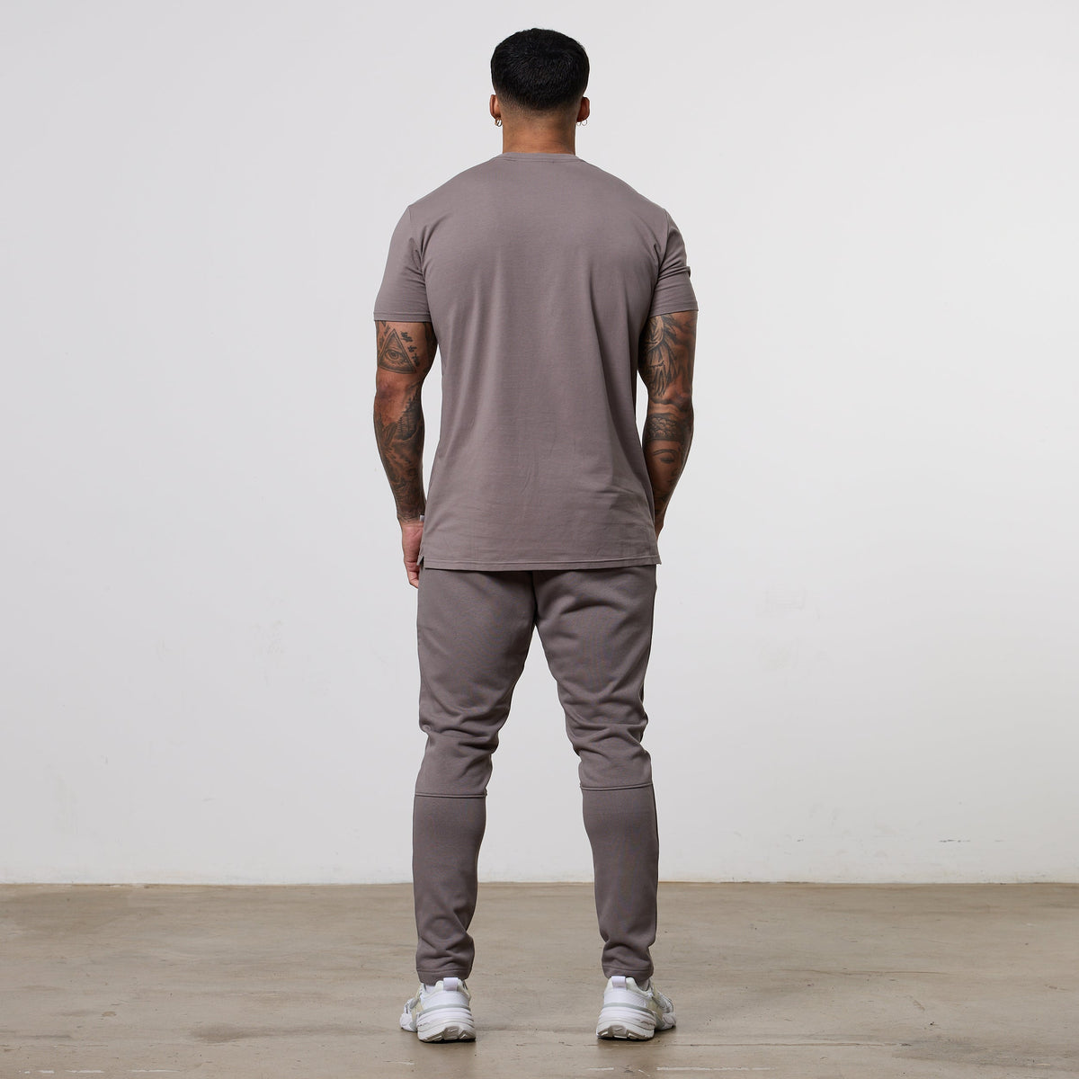 Vanquish Essential Mushroom Tapered Fit Sweatpants 3枚目の画像