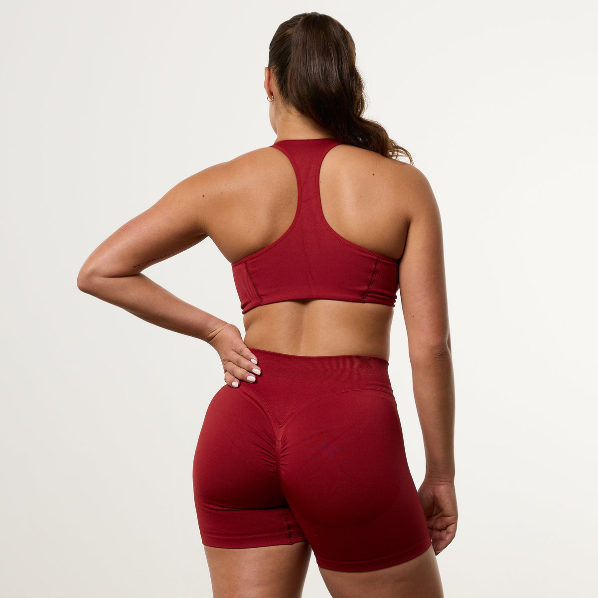 Vanquish Elevate V2 Scarlet Red Seamless Twist Front Bra 2枚目の画像