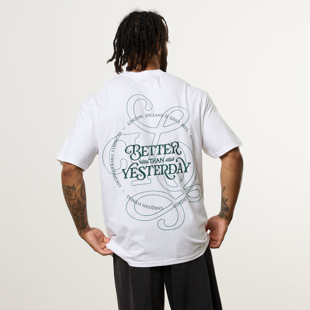 VANQUISH FITNESS Revolve Wreath 半袖 オーバーサイズ Tシャツ vanquish-essential-white-