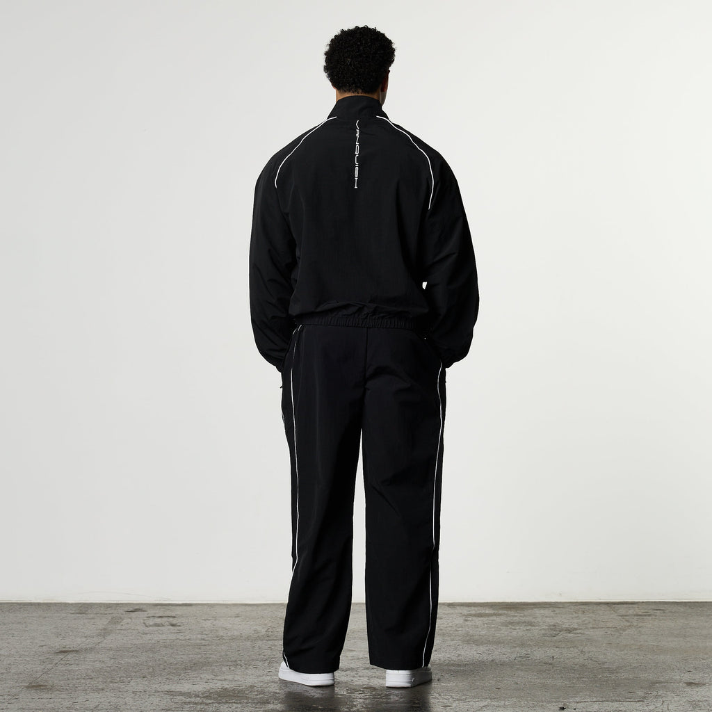 VANQUISH FITNESS Nylon Tracksuitモデル ブラック トラック ジャケット