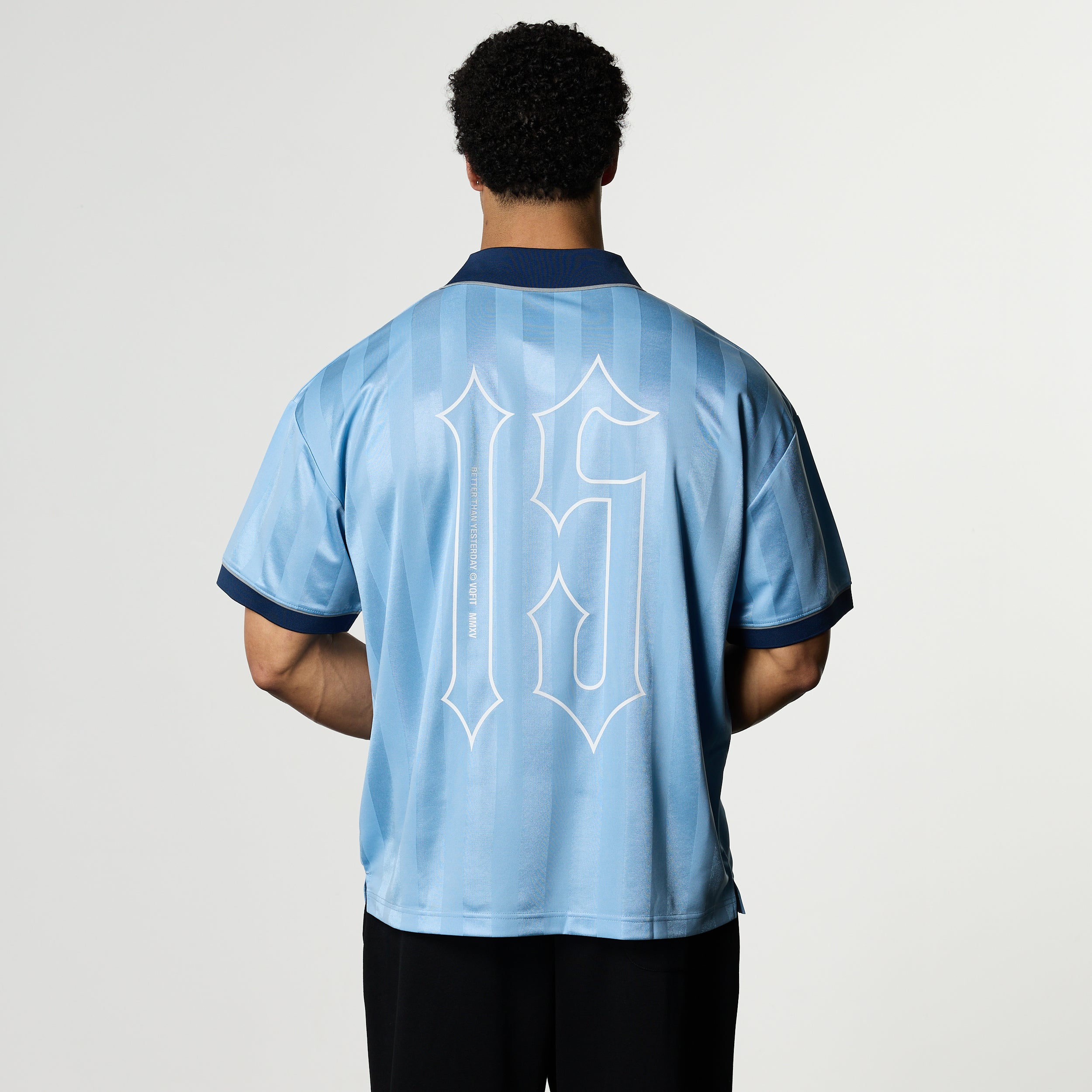 VANQUISH FITNESS Football Jerseyモデル ブルー オーバーサイズ ボクシー