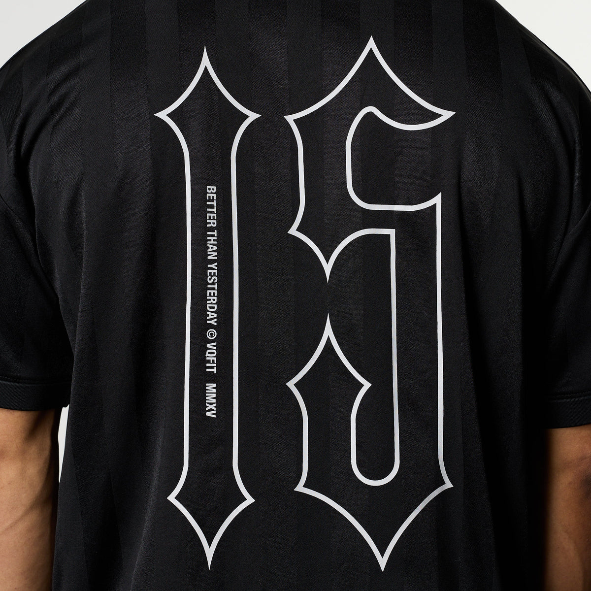 VANQUISH FITNESS Football Jerseyモデル ブラック オーバーサイズ 