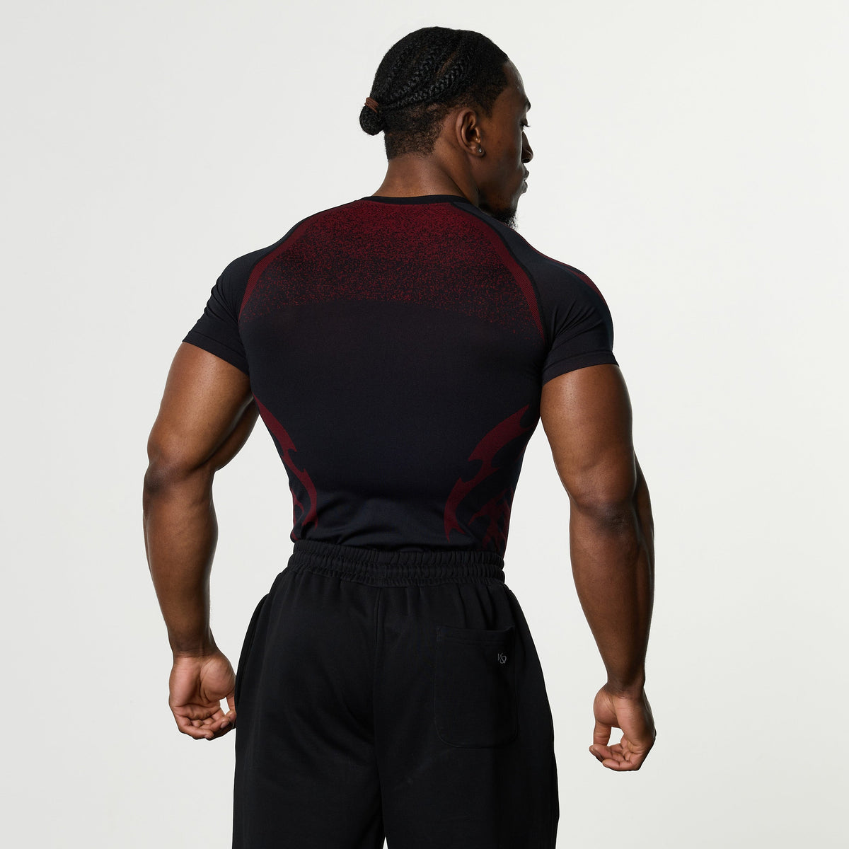 TRIBAL COMPRESSION BLACK AND RED SHORT SLEEVE T SHIRT 3枚目の画像