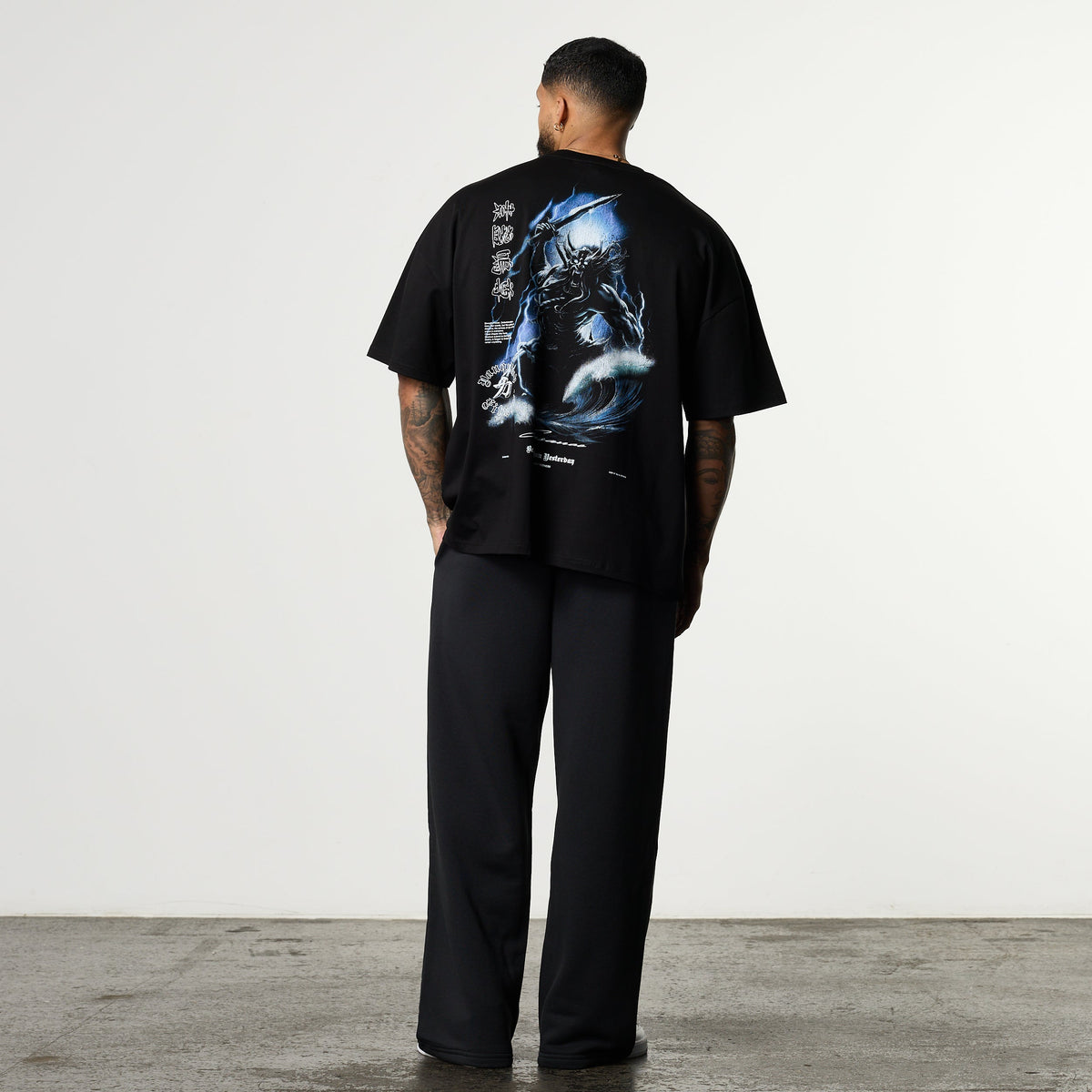 VANQUISH FITNESS Shinto Godsモデル スクリプト ブラック ストレート