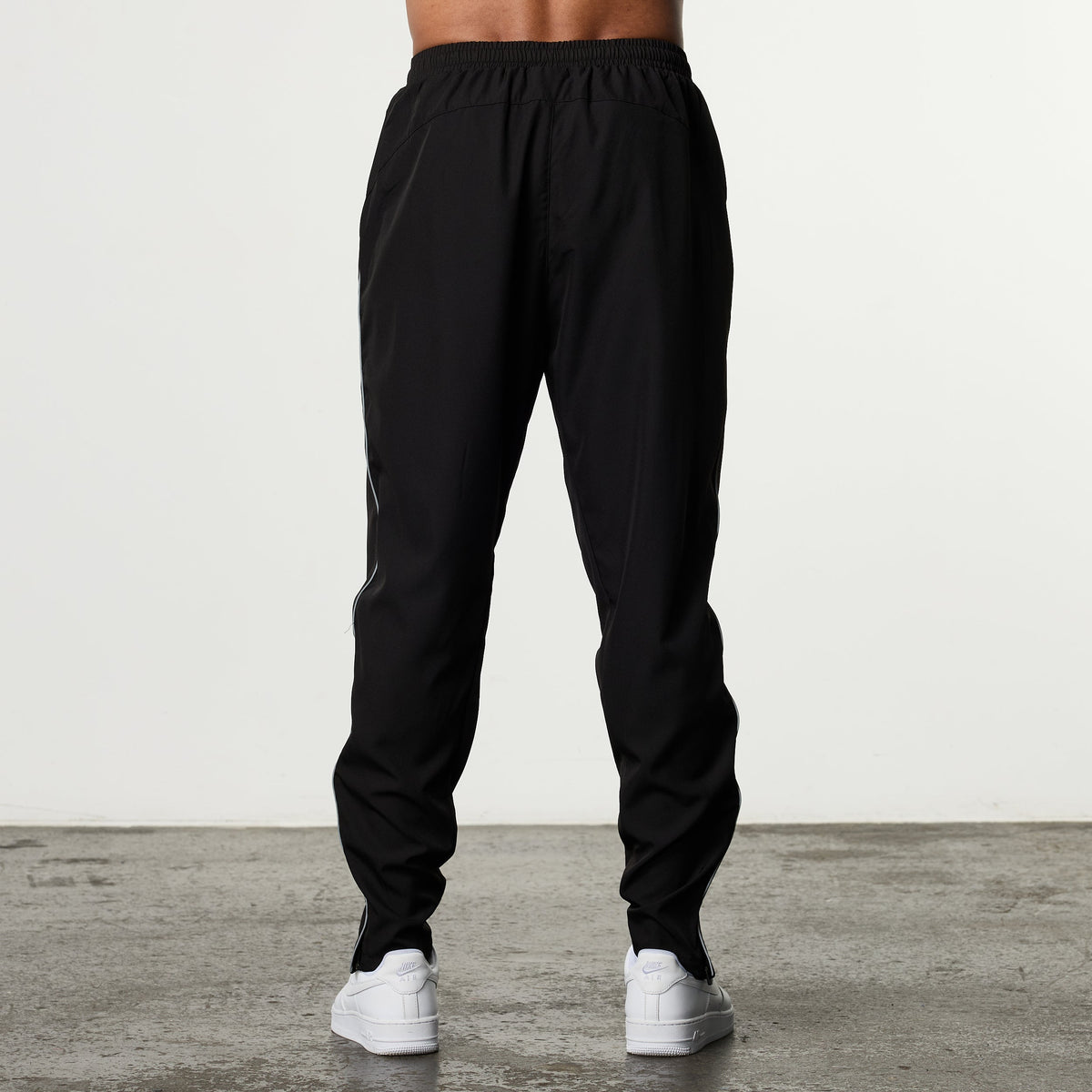 ACADEMY BLACK PERFORMANCE WOVEN SWEATPANTS 2枚目の画像