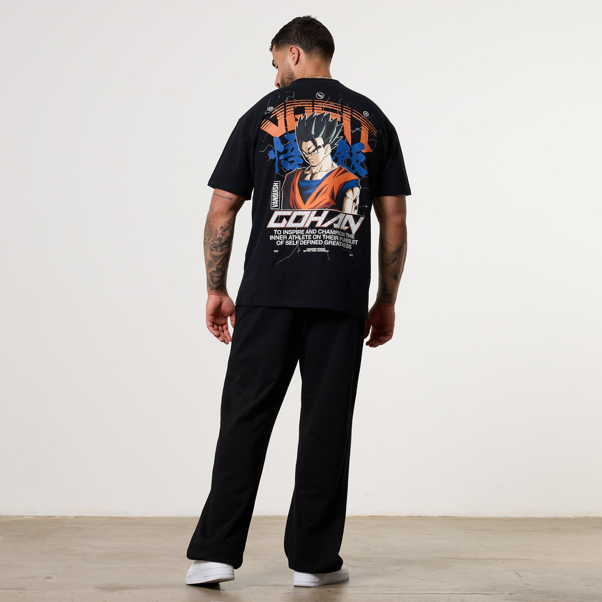 Mのみ】VANQUISH FITNESS DBSモデル ゴハン黒Tシャツ