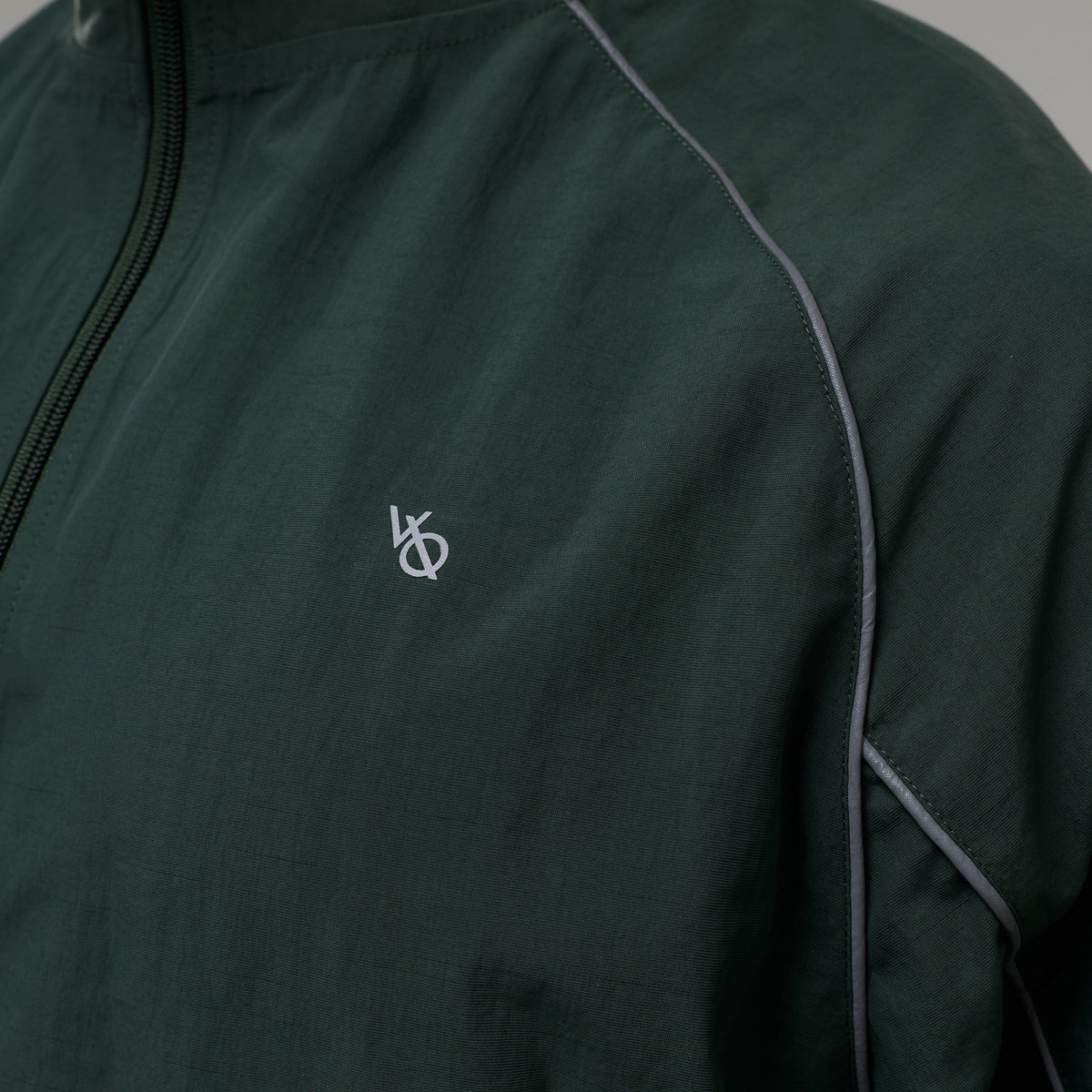 REFLECTIVE DARK GREEN OVERSIZED TRACK JACKET 2枚目の画像