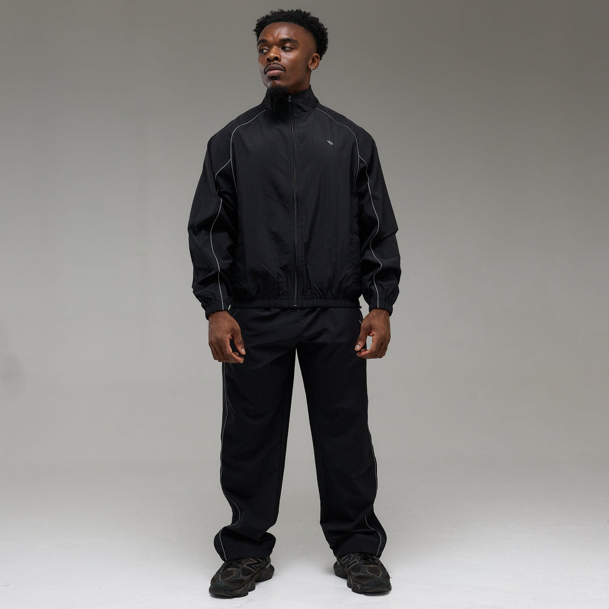REFLECTIVE BLACK OVERSIZED TRACK JACKET 5枚目の画像