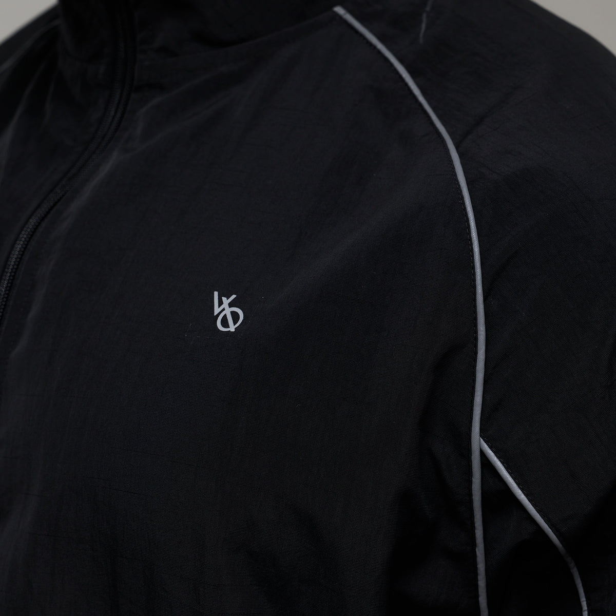 REFLECTIVE BLACK OVERSIZED TRACK JACKET 3枚目の画像