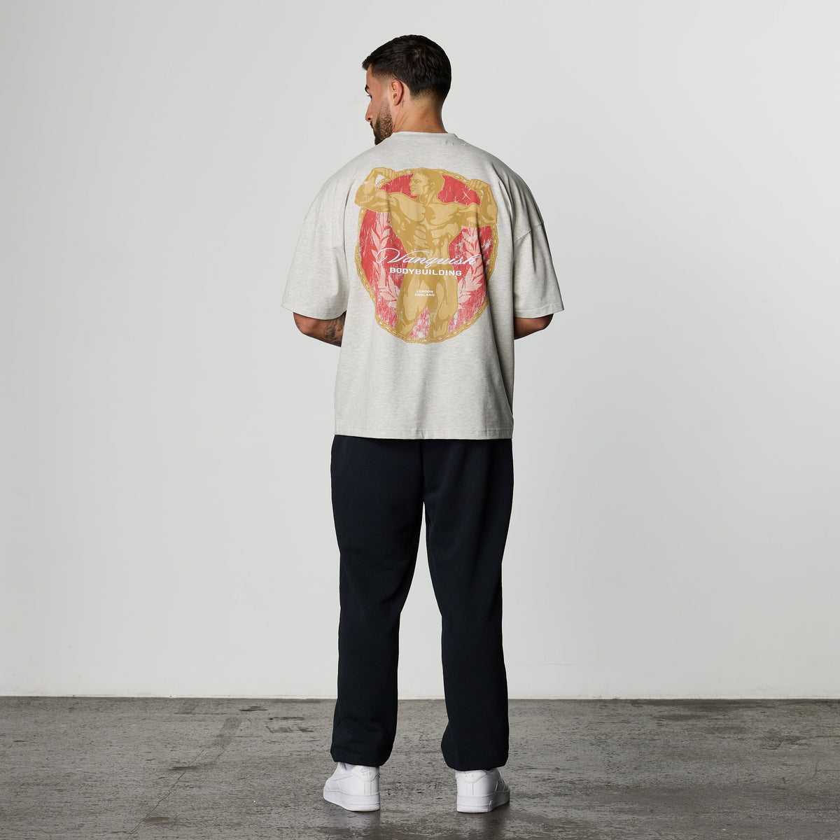 VANQUISH FITNESS Golden Boyモデル アッシュグレー ボクシー オーバー