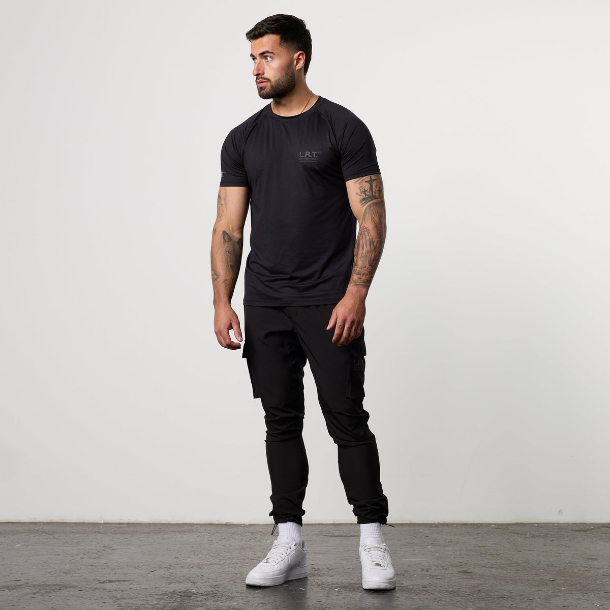 VANQUISH FITNESS LRTモデル ブラック パフォーマンス テーパード