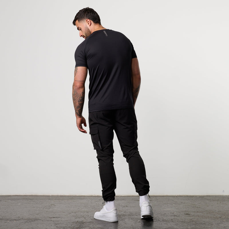 LRT Black Performance Tapered Cargo Pants 3枚目の画像