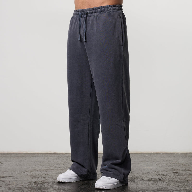 BLACK FORGE WASHED NAVY STRAIGHT LEG SWEATPANTS 1枚目の画像