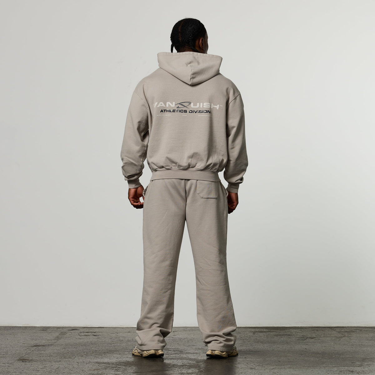 VANQUISH FITNESS QuickStrikeモデル ストーン オーバーサイズ パーカー